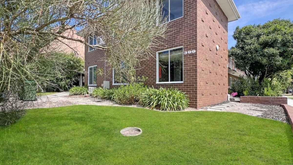 Elsternwick Apartment | Ground floor one bedroom apartment in Elsternwick