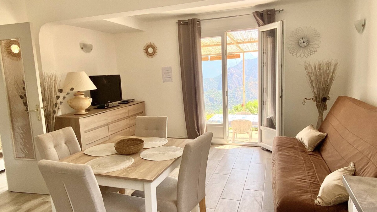 Piana Apartment | Ground floor rental, in a villa located in Pina