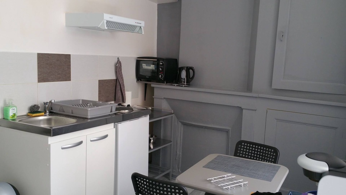 Meung-sur-Loire Apartment | Ground floor studio on the route des châteaux - Meung