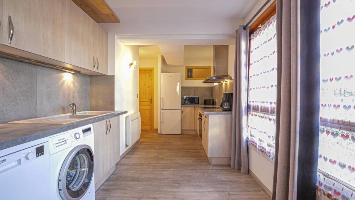 Aussois Apartment | Ground floor, tv, ski locker, 70m², Aussois