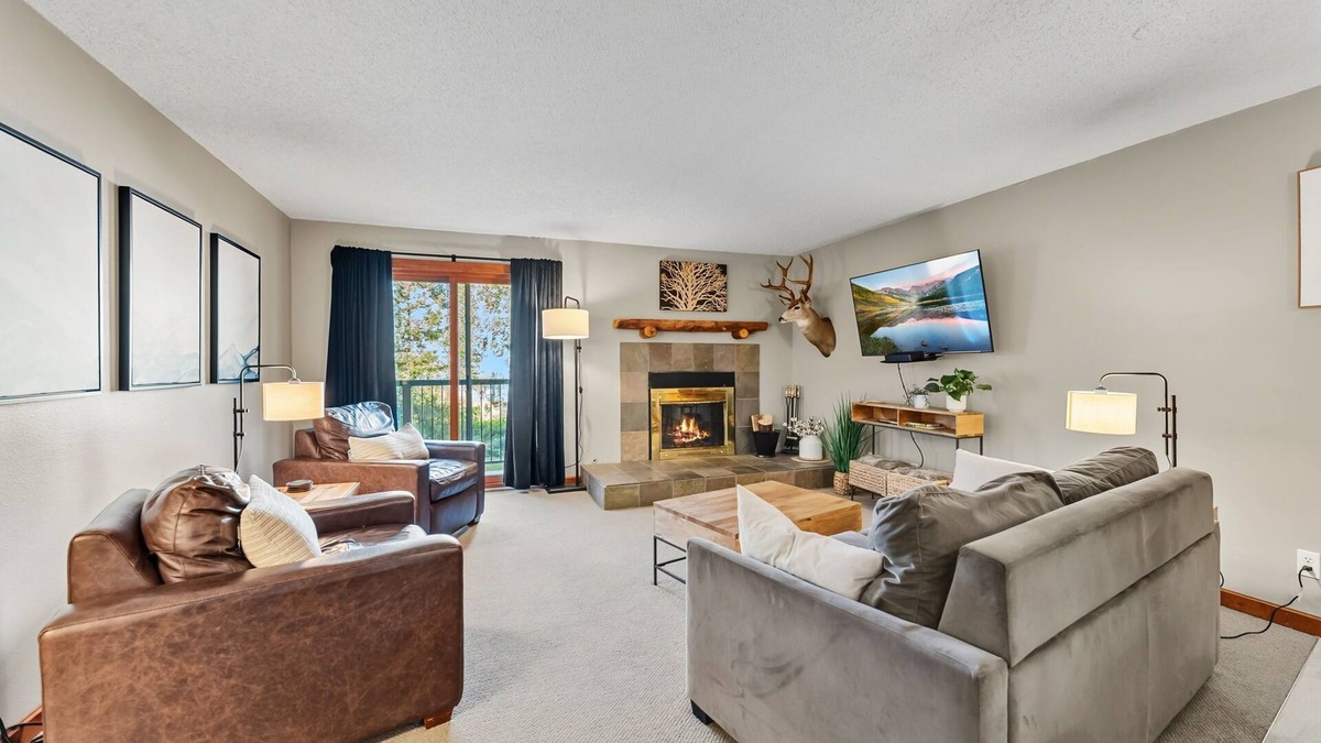 Mountain House Condo | Ground floor unit with less than 5 minutes walk to the lifts - great location!