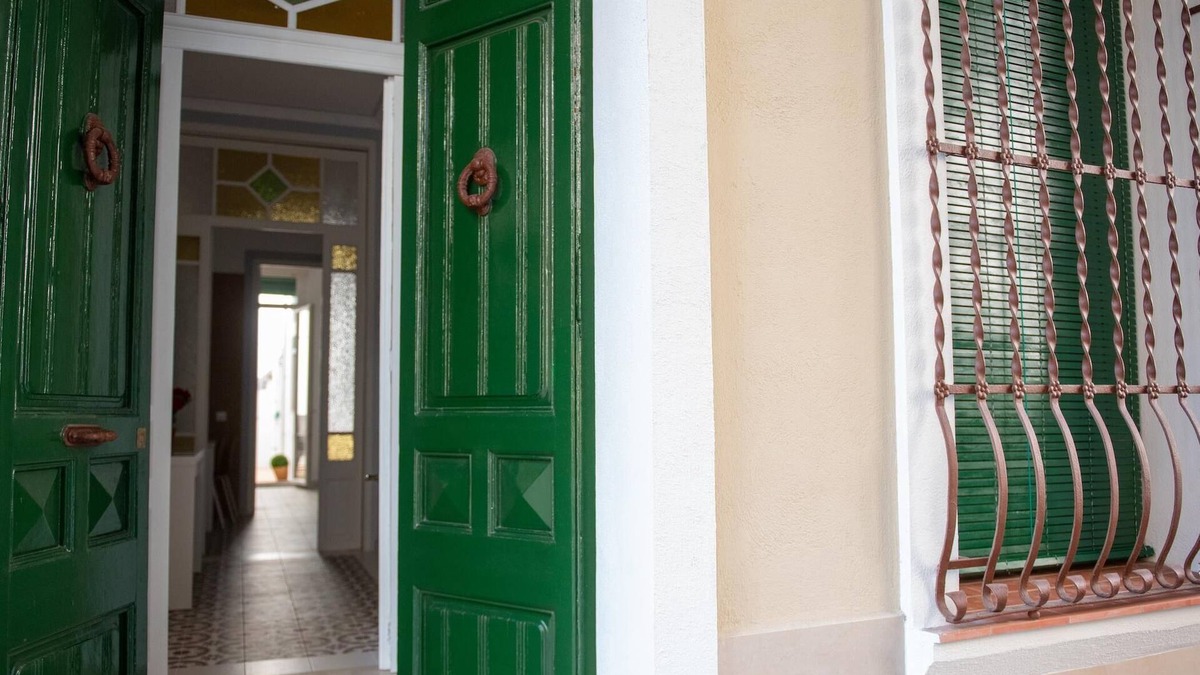 Calella Apartment | Ground floor with free parking 500m beach