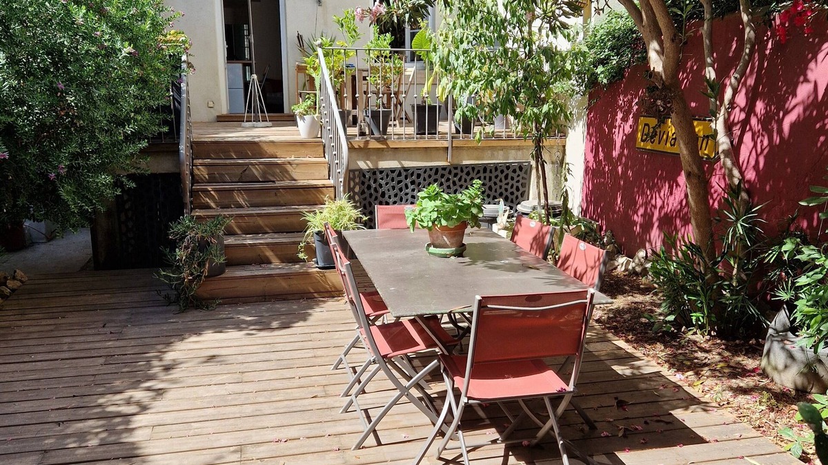 Le Camas Apartment | Ground floor with garden in the heart of Marseille