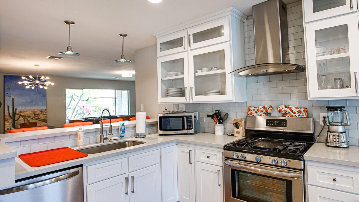 Village Grove House | Group Friendly, Ideal Location, with Private Saltwater Heated Pool
