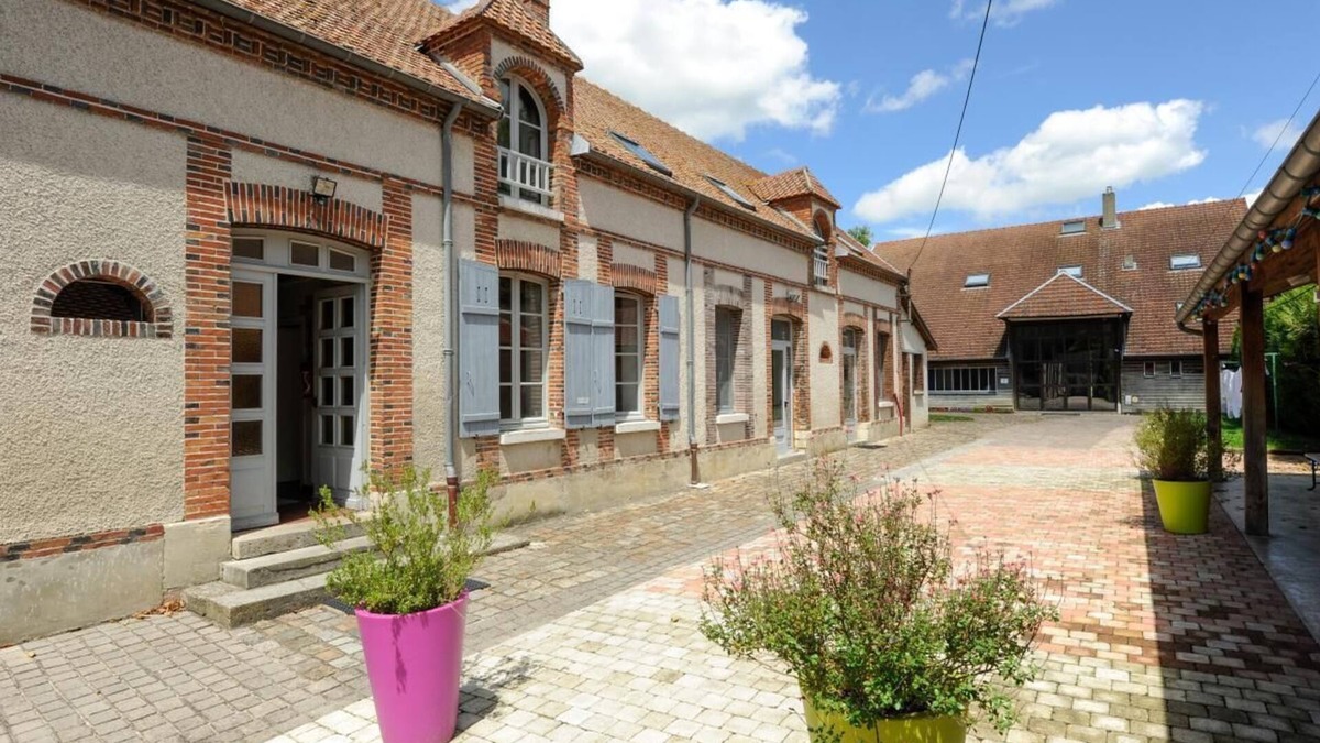 Mery-sur-Seine House | Group Gîte - 31 people