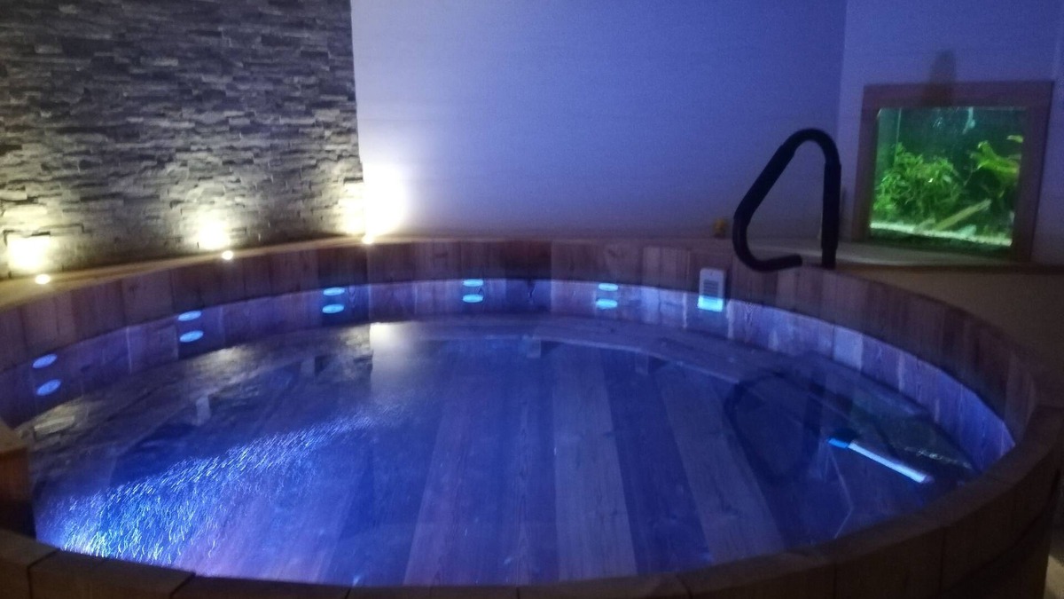 Ferques House | Group gîte on the Opal Coast, 10 min from Wissant, with XXL Nordic bath.