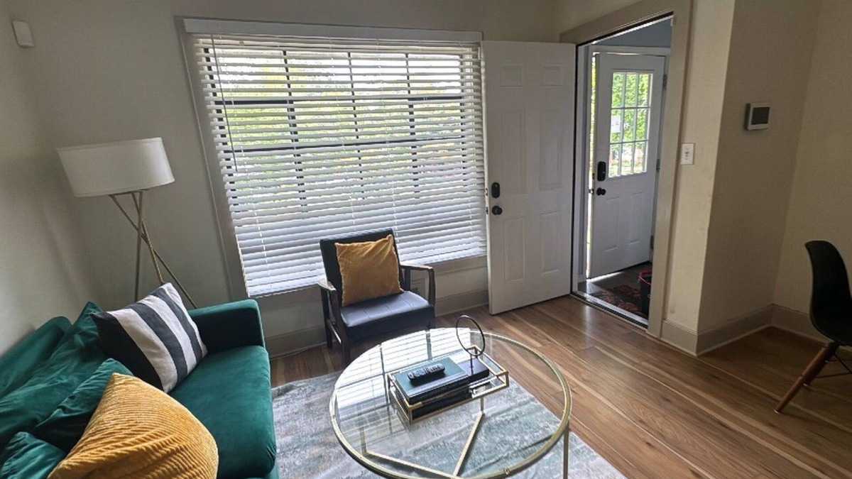 West End House | Group-Ready West End Duplex | Save Big Midweek!