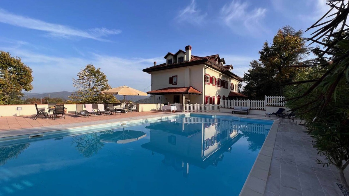 Cairo Montenotte Villa | GROUP STAY 39 GUESTS - POOL TENNISCOURT