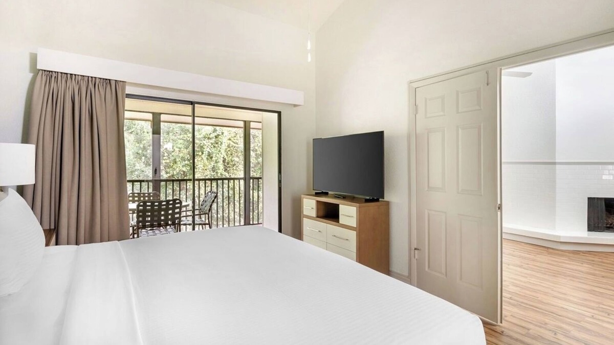 Florida Central Atlantic Coast Resort | Group Vacation for Large Groups! 2 Great Units! Close to SeaWorld Orlando