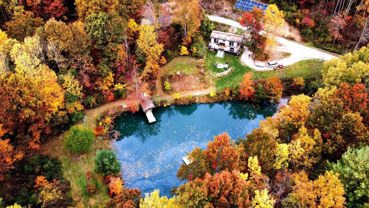 Clearville Cottage | Grouseland's Pondside Vacation Cottage. Pet Friendly.