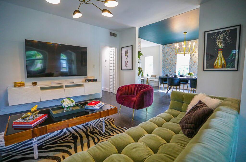Bayside Historic District House | GUCCI MANOR 8 Bedrooms & Hot Tub