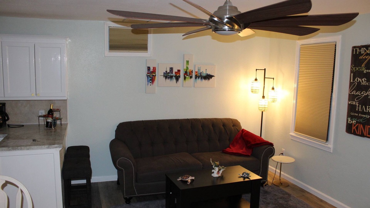 United Central Apartment | Guest apt. with a resort type backyard can make our home YOUR paradise!