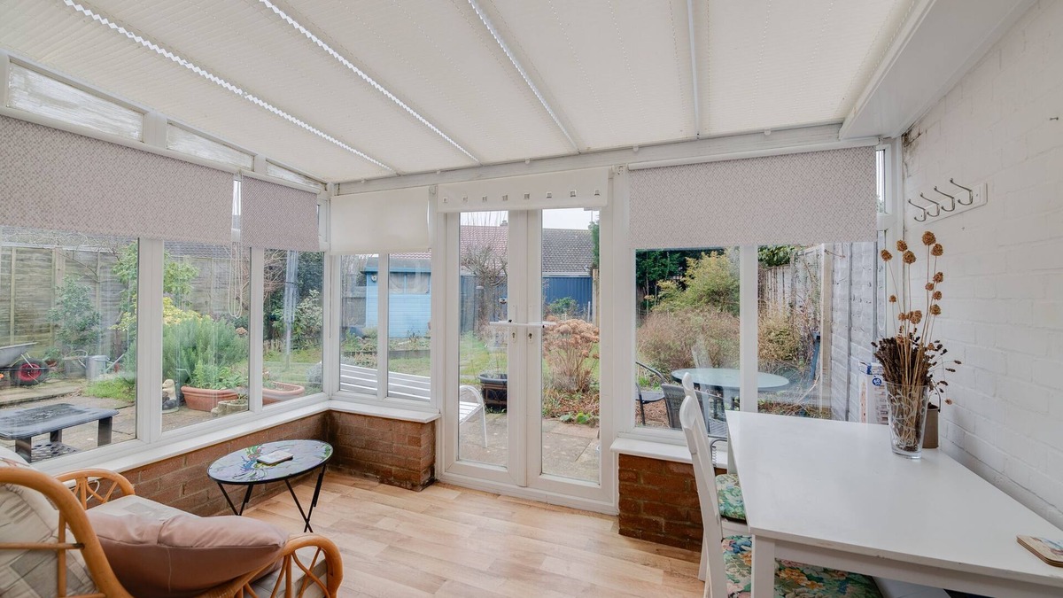 Felpham House | Guest Bungalow Getaway in the Quaint and Historic seaside Village of Felpham