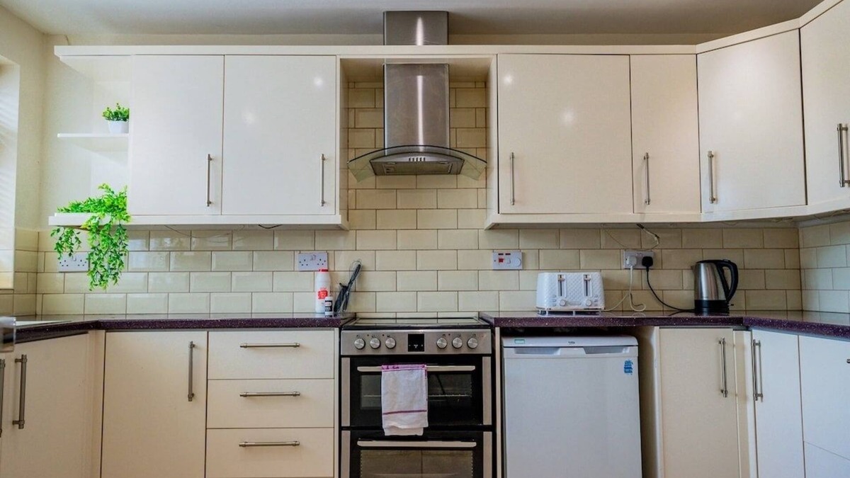 Wyken House | Guest Homes | Manfield Avenue