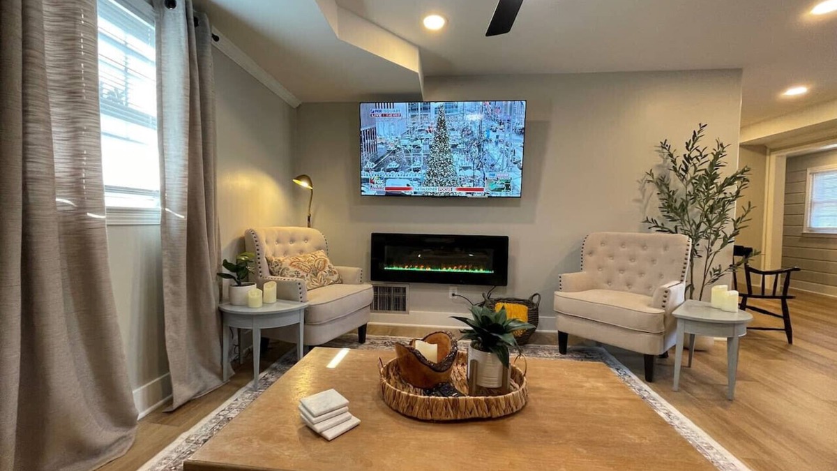 Clemmons Apartment | Guest House at Tall Tree Manor
