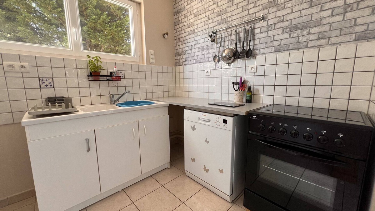 Charente House | Guest House 'Charente Villa Entire Property' with Countryside Views, Private Terrace and Wi-Fi
