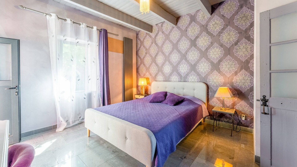 Rasteau Apartment | Guest House 'Double Supérieure' with Shared Pool, Private Terrace and Wi-Fi