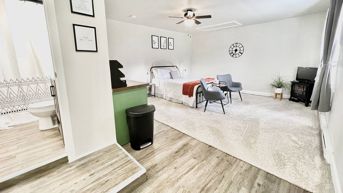 Maurertown Apartment | Guest House - Easy access to the interstate - minuets