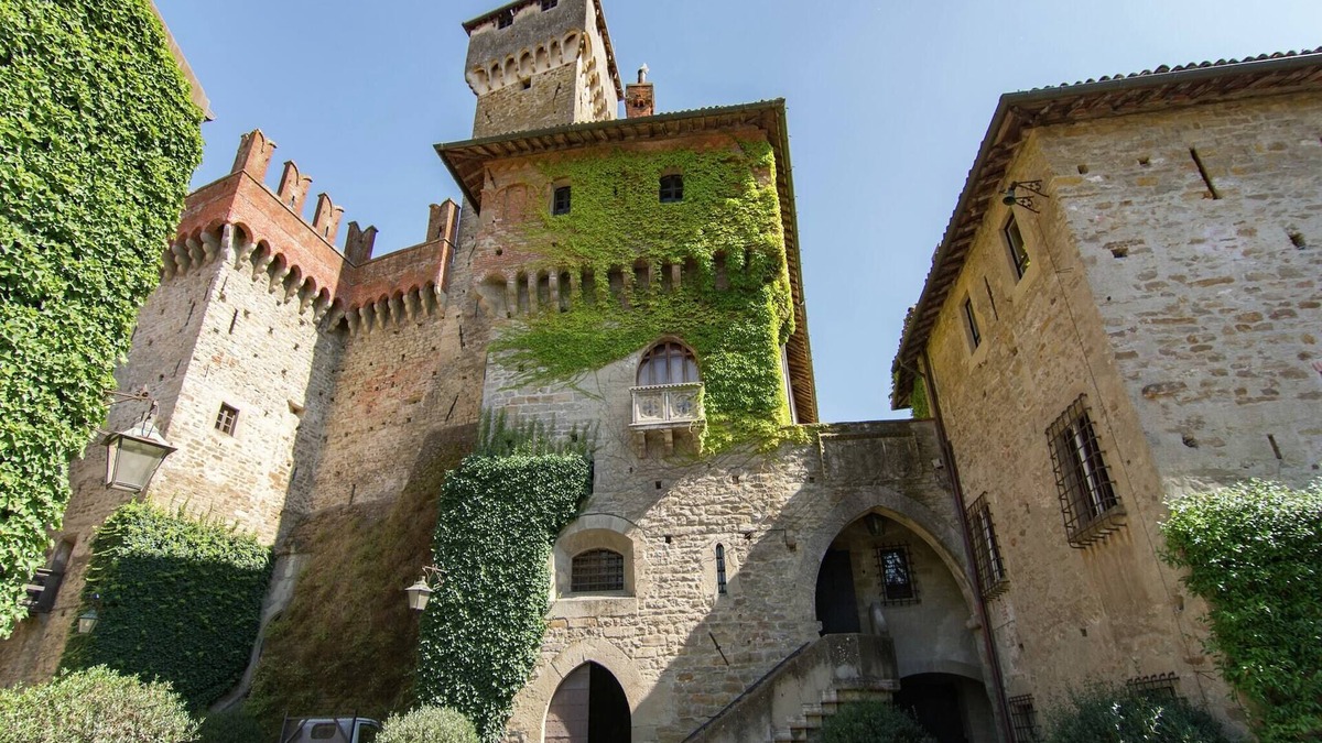 Saint-remy-de-provence Other | Guest House in Monferrato with Wine Tasting