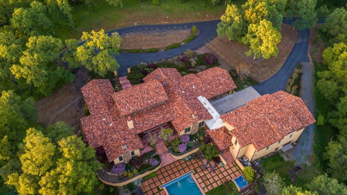 North Auburn House | Guest house on a working vineyard, close to wineries, hikes, rivers and lakes!