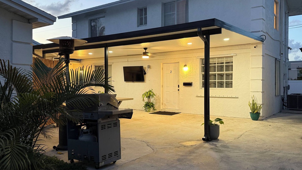 Mangonia Park House | Guest house West Palm Beach 2br/1.5 bath