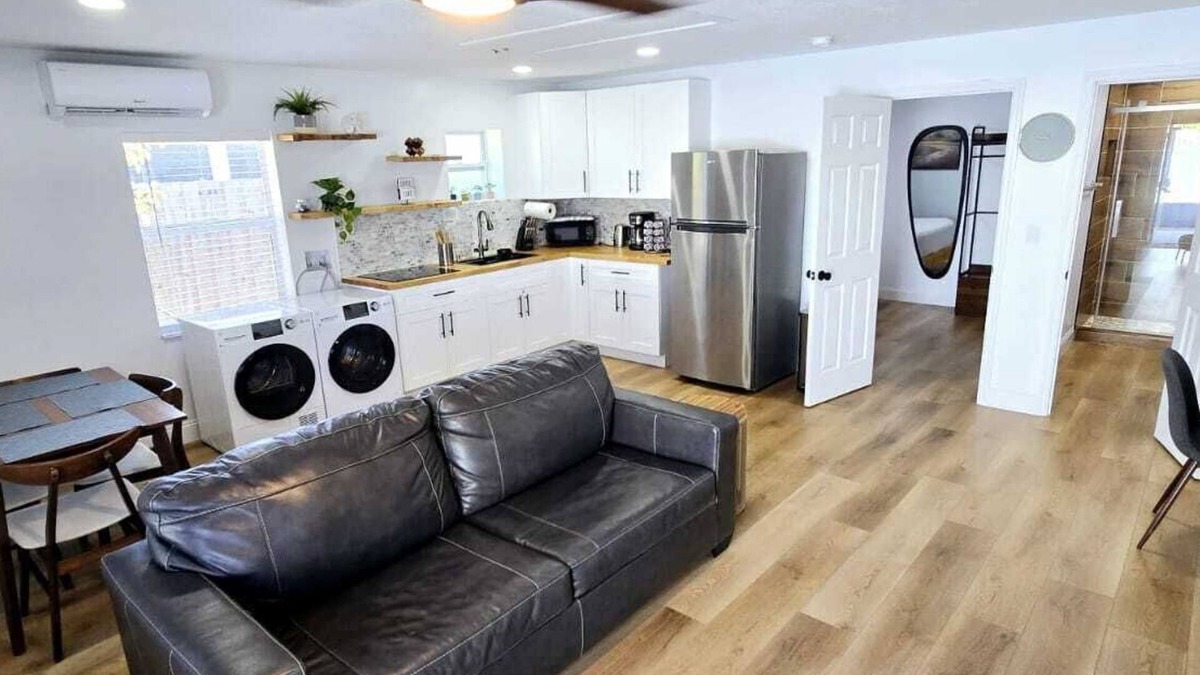 Port Saint Lucie Apartment | Guest house with king bed, sofa bed, laundry inside, sleep 4, totally private.