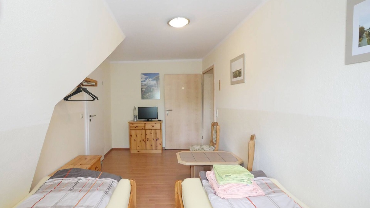 Melchow Apartment | Guest room 3 with shared kitchen for 2 persons