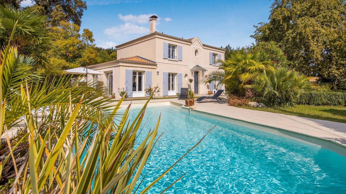 Blanquefort Bed & Breakfast | Guest Room Bastide De Mongiraud with Pool