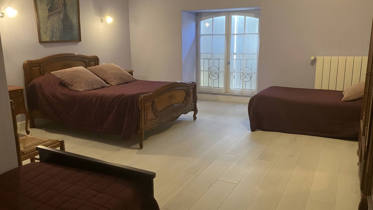 Segonzac Bed & Breakfast | Guest Room 'Lavande 4 Persons' with Shared Pool, Shared Terrace and Wi-Fi
