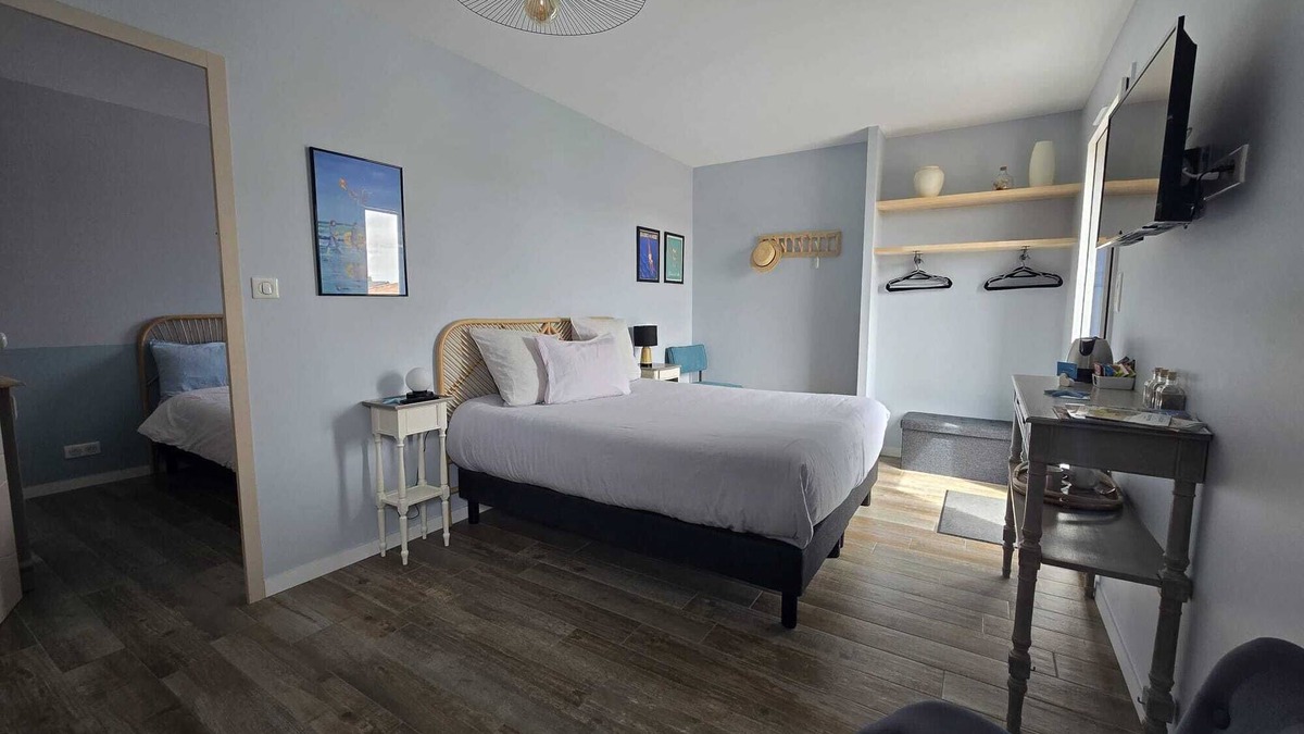 Pornic Bed & Breakfast | Guest Rooms 'Bains de Mer' with Shared Garden, Balcony and Wi-Fi