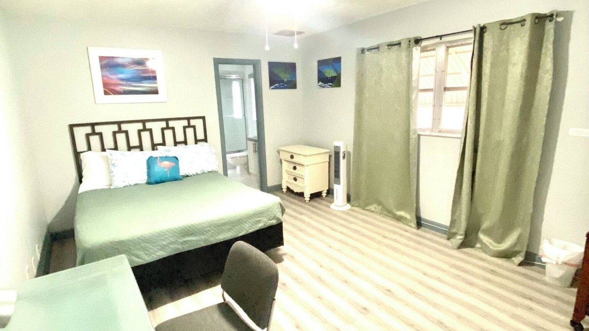 Boca Raton House | Guest Suite East Boca! Near Beach & Restaurants! Near FAU! Close to I-95!