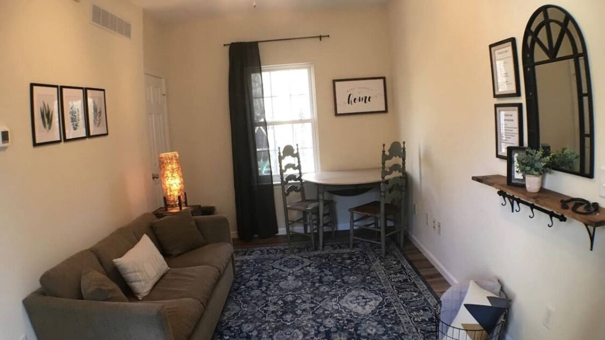 Lincoln House | Guest suite in the woods with private entry