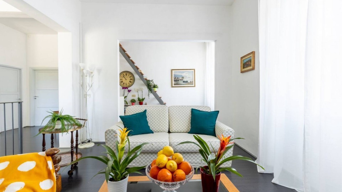 Pisa Apartment | GuestHost - Station Oasis with Parking and Garden