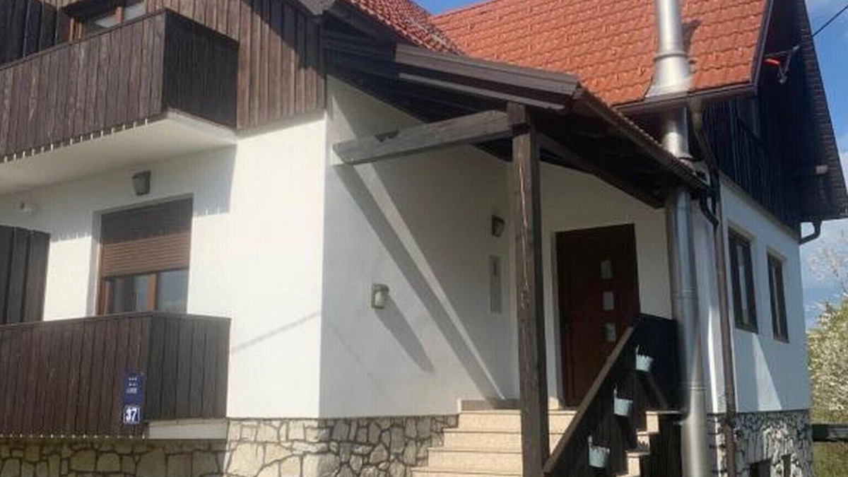 Jezerce House | Guesthouse Family Bosnic - Double Room with Balcony - 3