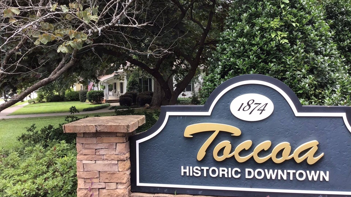 Toccoa House | Guesthouse located in historic Toccoa Ga