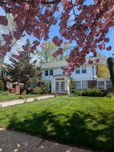 Elizabeth House | GuestHouse