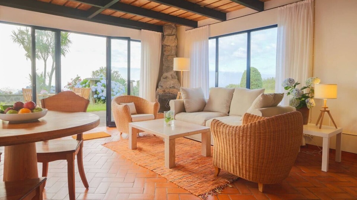 Mosteiros House | GuestReady - Green OceanView Relaxing Cottage