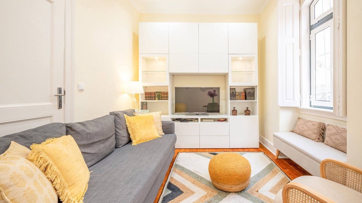 Sao Joao de Deus Apartment | GuestReady - Modern Exquisite Retreat