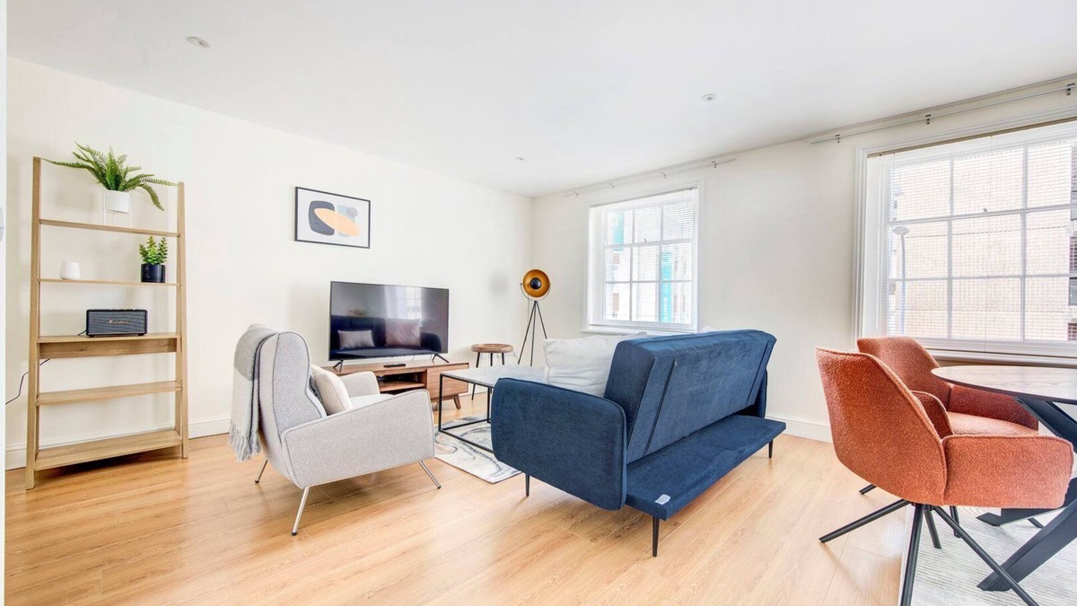 Hammersmith Broadway Apartment | GuestReady - Serenity in Hammersmith