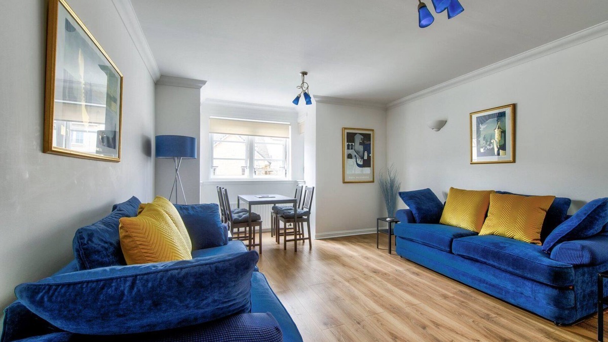 Leith Apartment | GuestReady - Stylish Apt w/Parking near Edinburgh