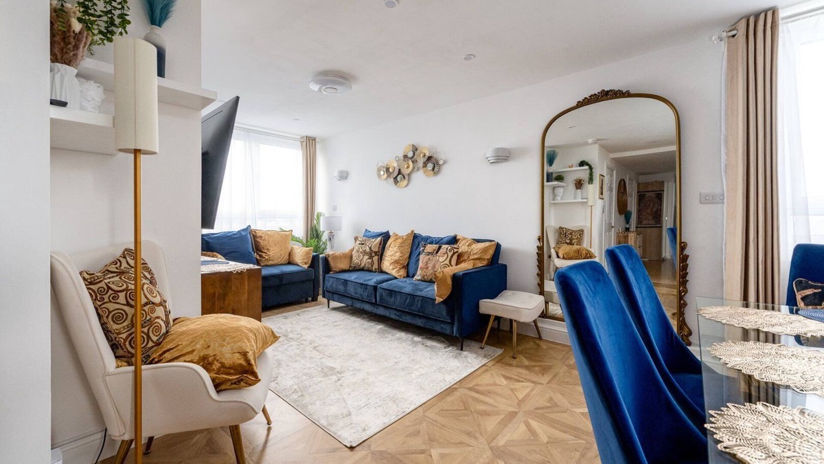 Prince's Apartment | GuestReady - Stylish stay with Parliament views