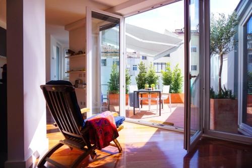Lisbon Old Town Apartment | Gulbenkian Terrace - Bright Luxury Apartment