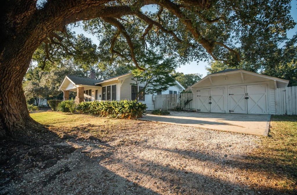Gulfport House | Gulf Coast Craftsman - Cozy, Charming & Central!