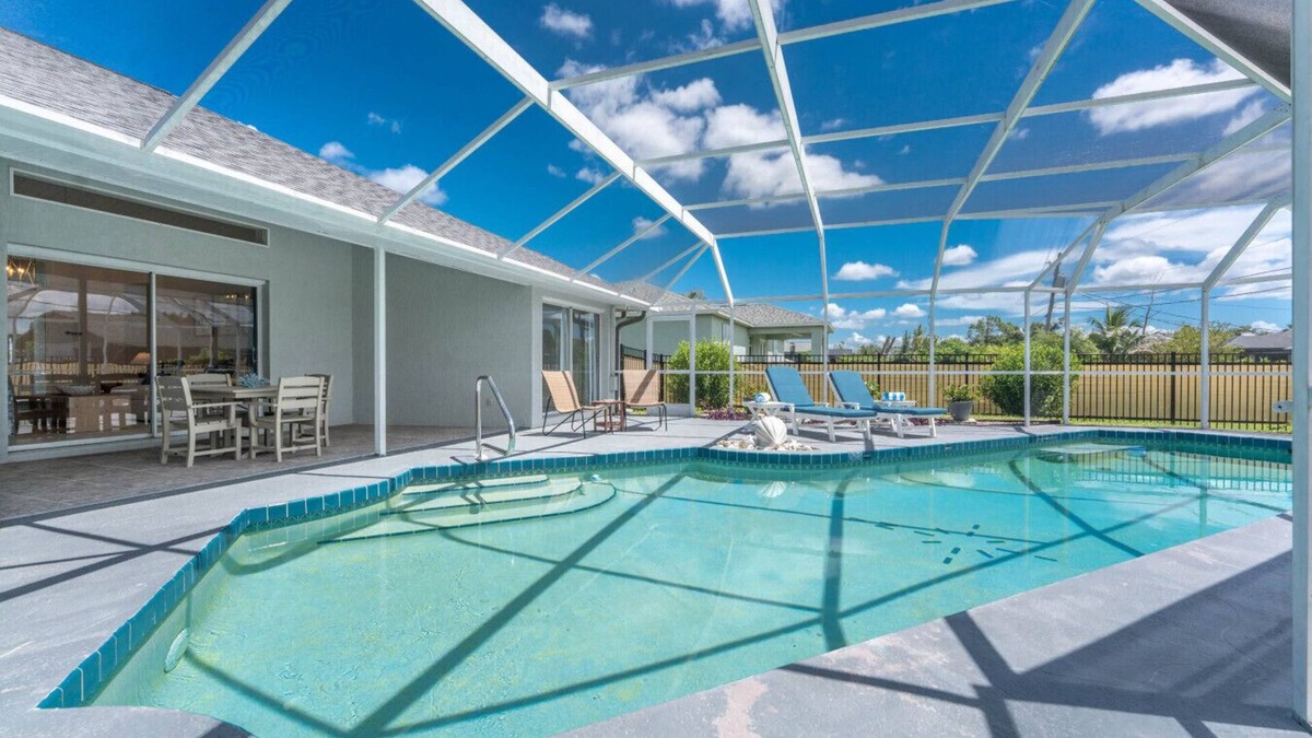 Englewood East House | Gulf Coast Getaway.