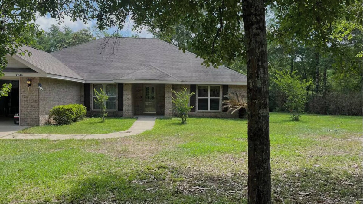 Ono Island House | Gulf Coast Hideaway/Silverhill: Spacious 4/2 house & pool, lots of outdoor space