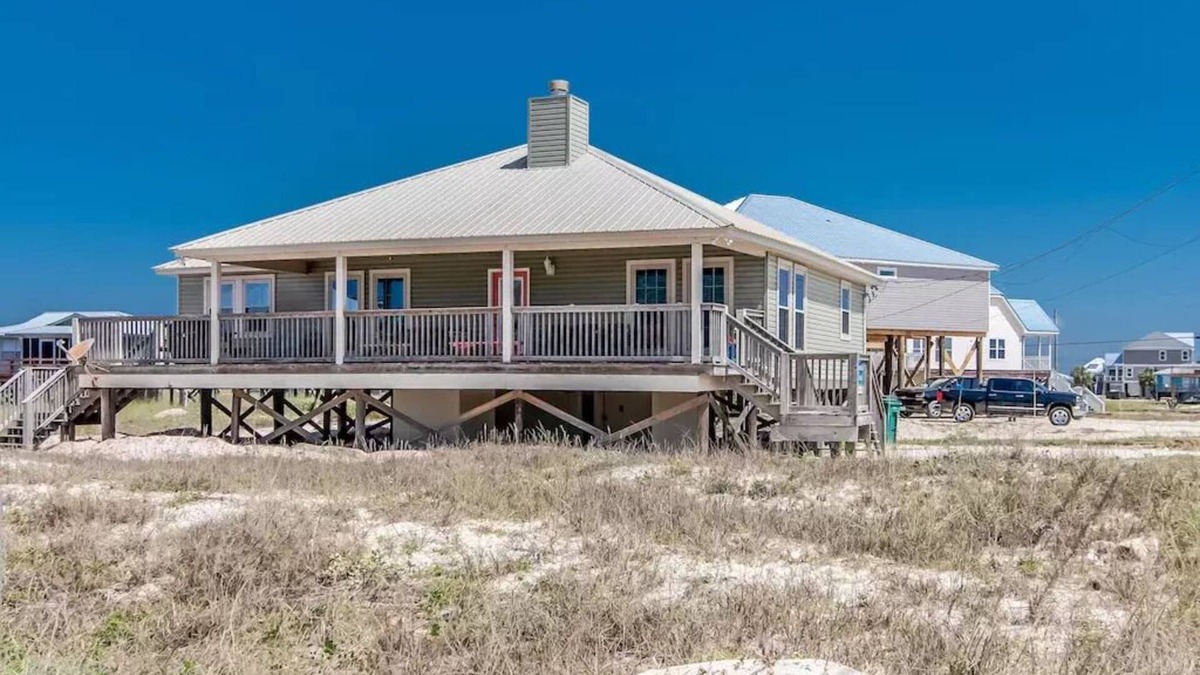 Dauphin Island House | Gulf Front! 2 Master Suites- Steps Away from the Beach!
