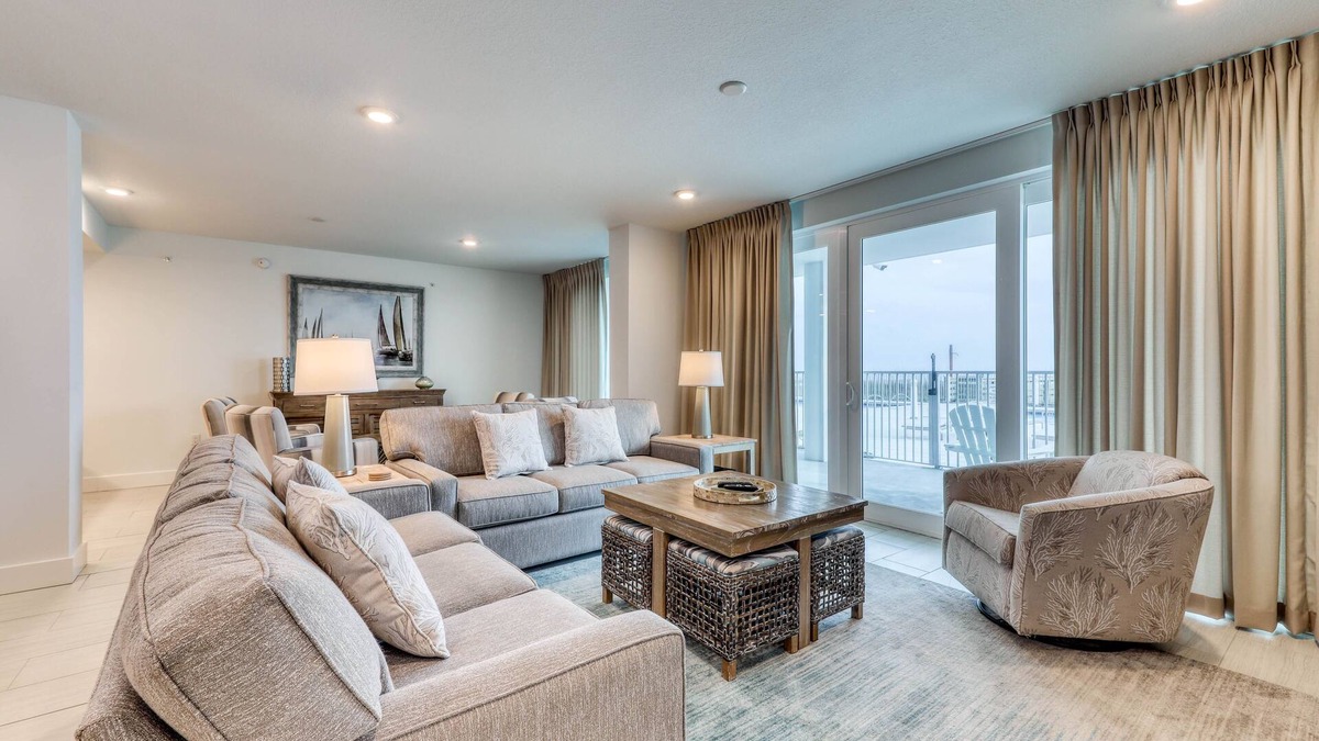 Fort Walton Beach Condo | Gulf-front condo with pools and seasonal beach service in a gated community