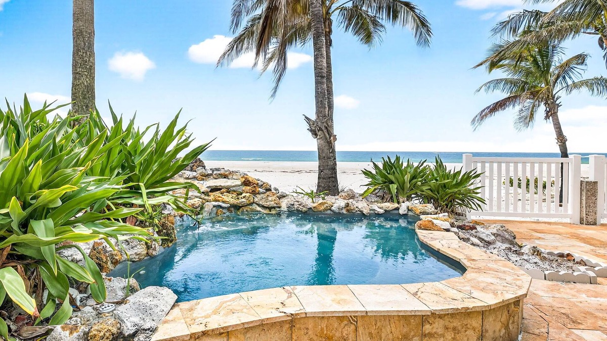 Clearwater Beach House | Gulf Front Dreams | Private Pool | Beachfront