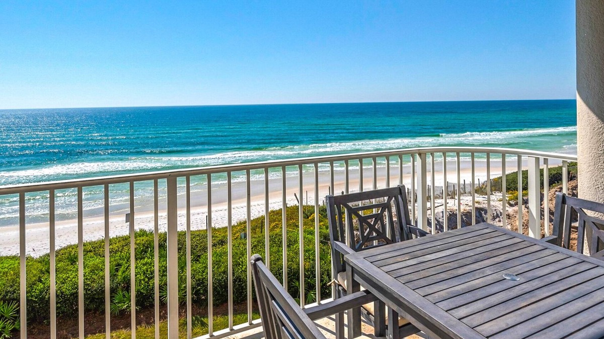 Seacrest Condo | Gulf Front, Pool, Modern Design & Amazing Views + Free Attraction Tickets!