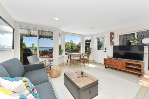 Chemainus Apartment | Gulf Island View Suite